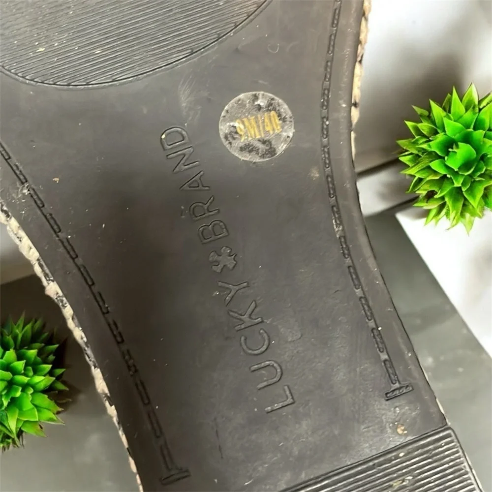 Lucky Brand Yejidas Sandals size 9